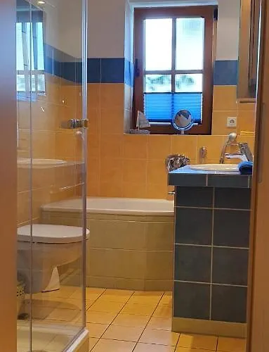 Strata Montana شقة